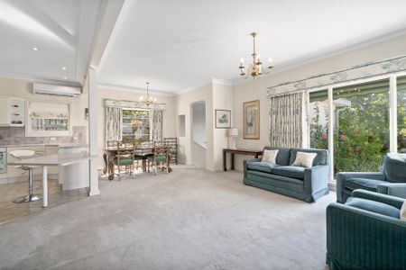 2 Corby Street, Balwyn North VIC 3104 - House For Rent | Domain - Photo 2