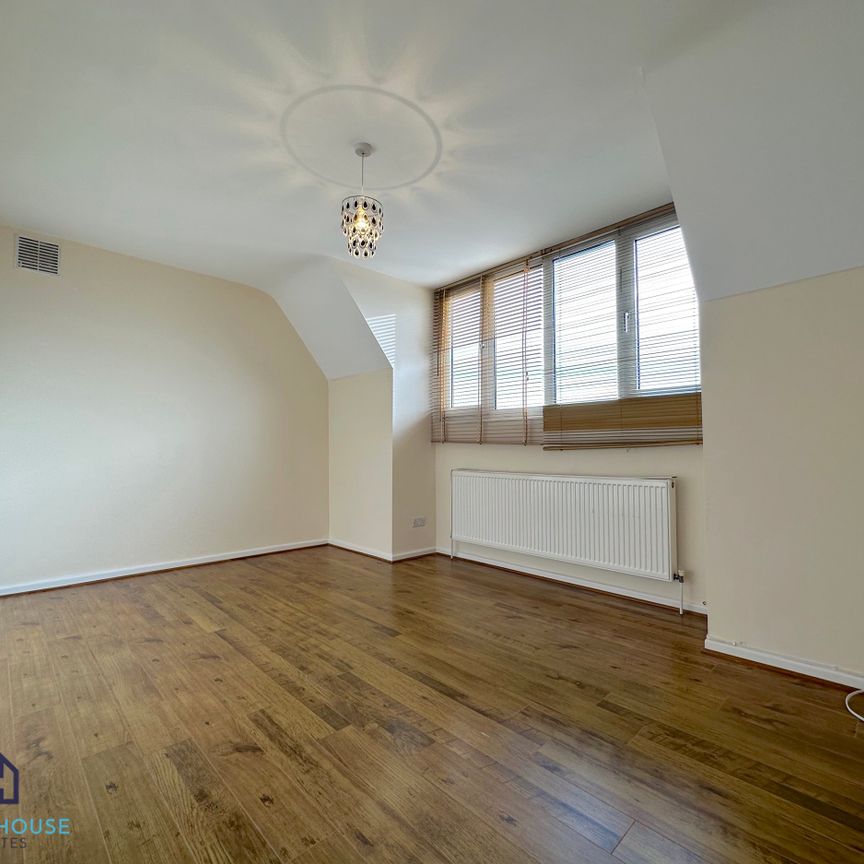 The Limes Avenue, London, N11 - Two Bedroom Flat To Rent - £404pw / £1,750pcm - Photo 1