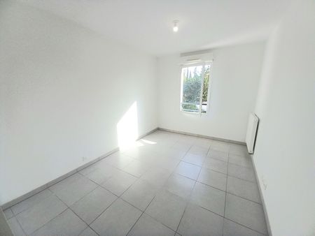 MARSEILLE 12EME APPARTEMENT RECENT TERRASSE ET PARKING, - Photo 3