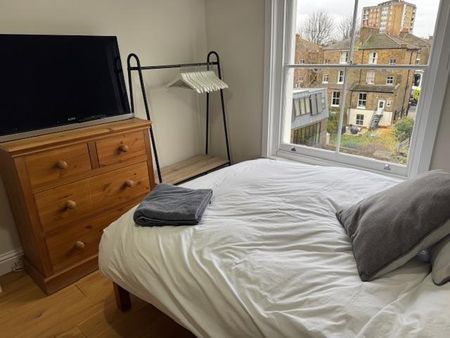 Lovely light bright room near London Fields - Photo 2