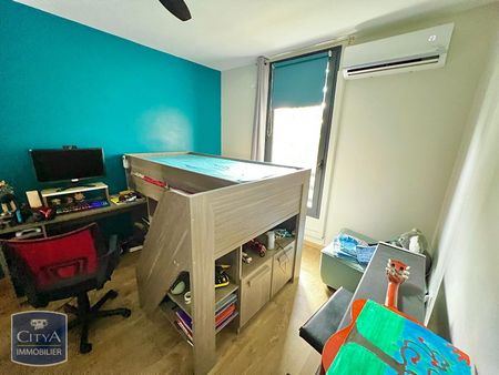 Location Appartement 4 pièces 76m² LA POSSESSION 97419 - Photo 4