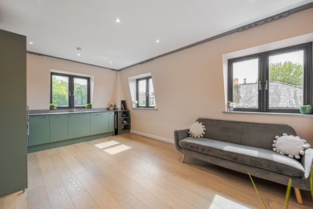 2 Bed Flat, Roehampton Lane, SW15 - Photo 2
