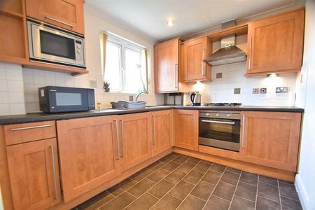 2 Bedroom Apartment To Let - Photo 5