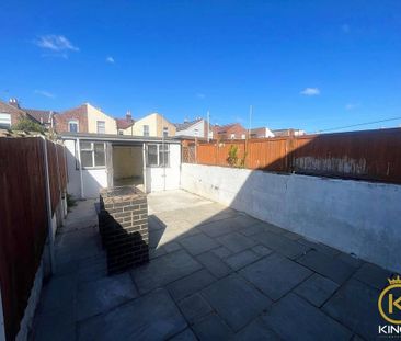 3 bedroom terraced house to rent - Photo 4