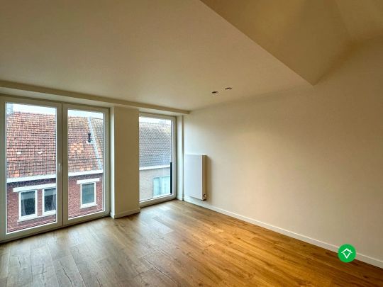 Penthouse met drie slaapkamers en garage in het centrum Koekelare - Photo 1