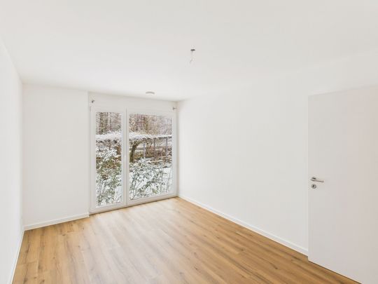 Modern Minergie 3.5-room apartment in the countryside and yet close to the city - Photo 1