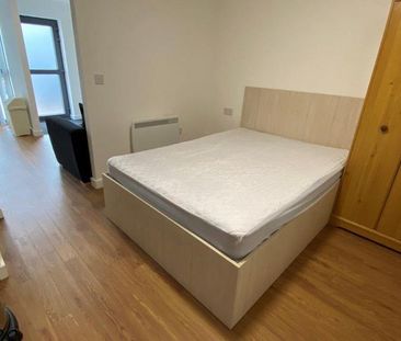 Studio to rent - Photo 3