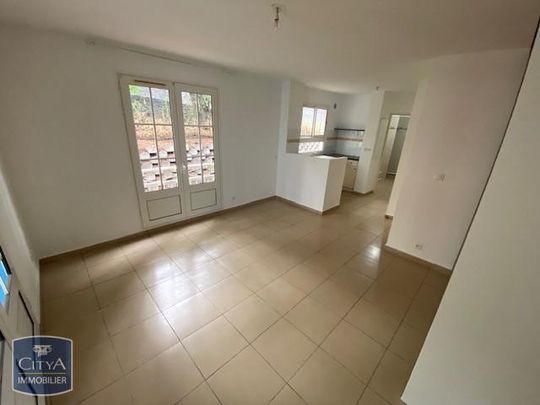 Location Appartement 1 pièce 27m² LA POSSESSION 97419 - Photo 1