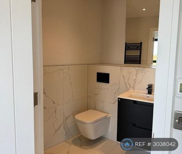 1 bedroom flat to rent - Photo 6