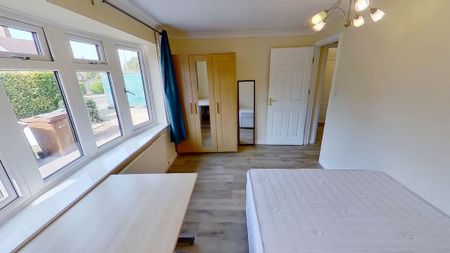 6 bedroom semi-detached house to rent - Photo 3