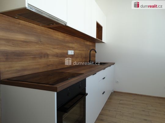 Pronájem bytu 1+kk a garsoniéry 41 m² - Fotografie 1