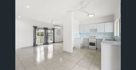 Charming Family Home in Sought After Redlynch - Photo 4
