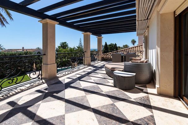 Luxury Villa for rent in Marbella, Andalusia - Photo 1