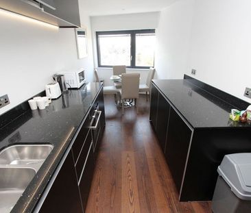 Room in a Shared Flat, Lambarde Square, SE10 - Photo 2