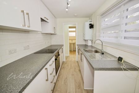 2 bedroom terraced house to rent - Photo 2