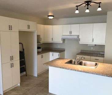 Cowansville grand 61/2 style condo à louer - Photo 1