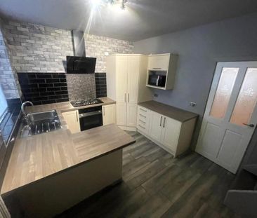 3 bedroom terraced house to rent - Photo 5