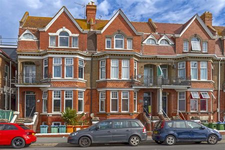South Terrace, Littlehampton - Photo 4