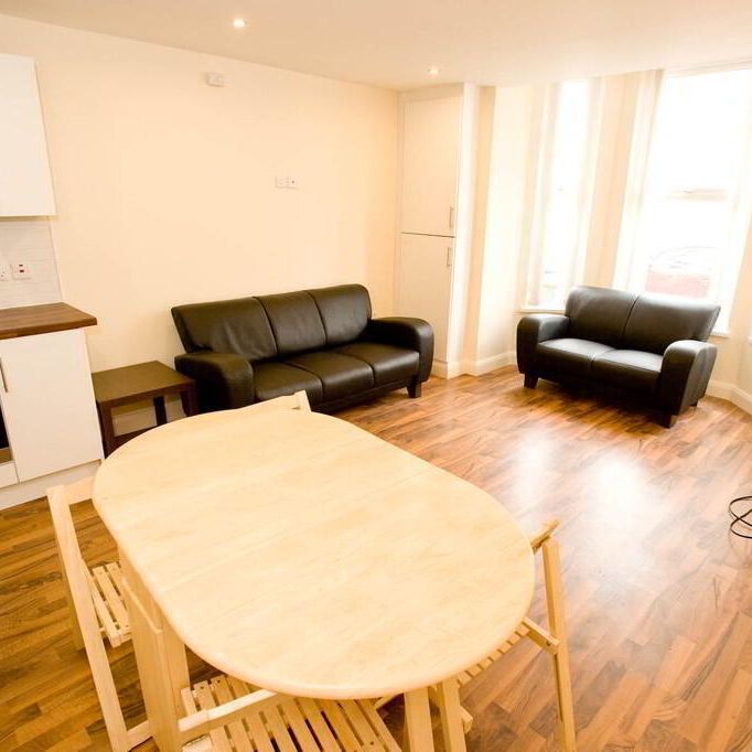 Flat 5, 24 Cromwell Road, Botanic, Belfast, BT7 1JW - Photo 1