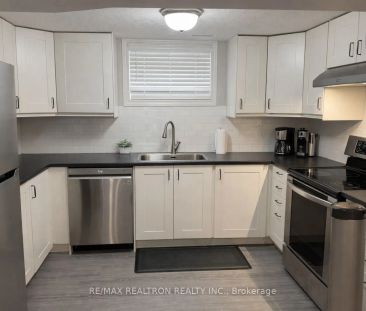 22 Lonsdale Drive #Lower - Photo 4