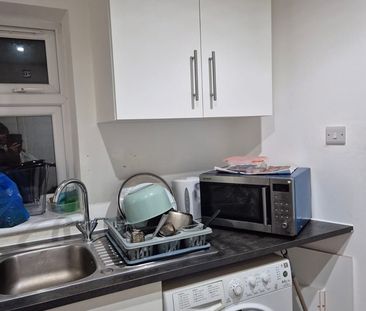 Room in a Shared Flat, The Fairway, HA0 - Photo 3