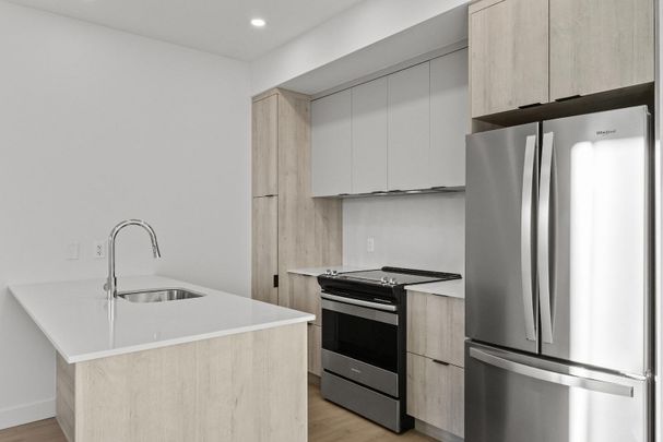 2161 Melrose - Photo 1