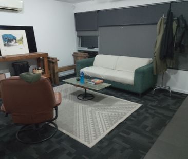 Port Melbourne - Photo 4