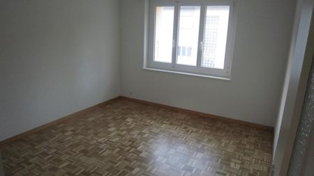 Joli appartement de 4 pièces avec balcon et ascenseur - Photo 2