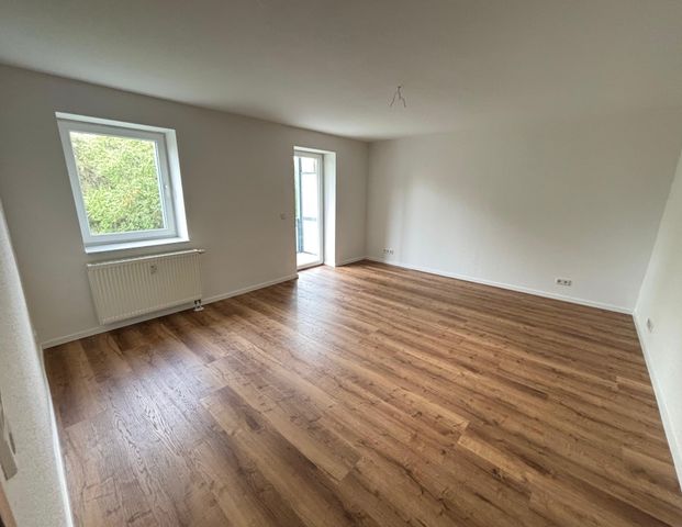 2-Raum-Wohnung mit Balkon und Blick ins Grüne - Photo 1