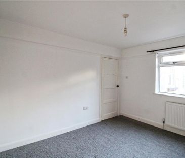 4 bedroom terraced house to rent - Photo 3
