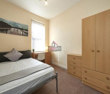 6 bedroom house to rent - Photo 2