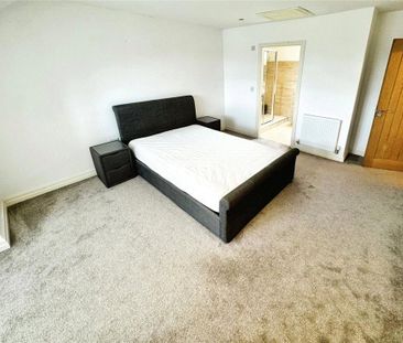 4 bedroom detached house to rent - Photo 2