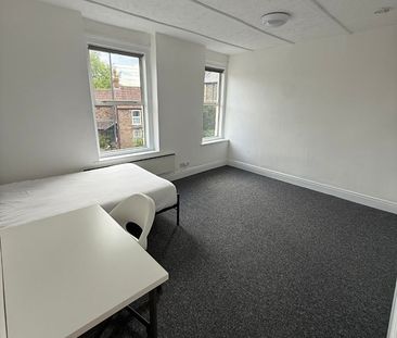 Room in a Shared House, Snowdon Road, BS16 - Photo 6
