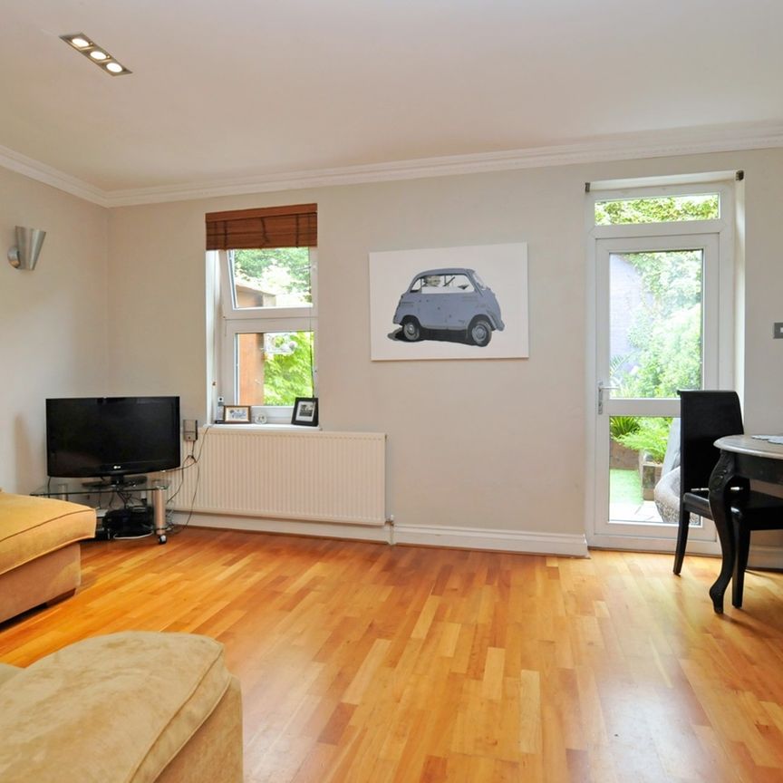 4 Bed Terraced House, Kersley Road, N16 - Photo 1