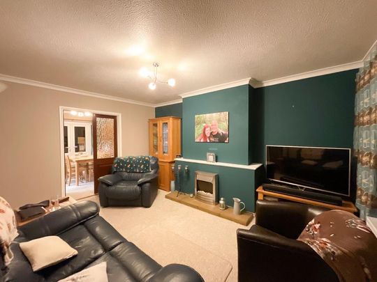 3 bedroom semi-detached house to rent - Photo 1