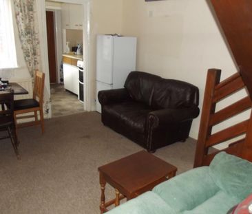 2 bedroom terraced house to rent - Photo 1