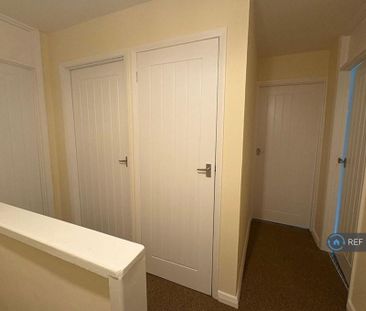 3 bedroom terraced house to rent - Photo 2