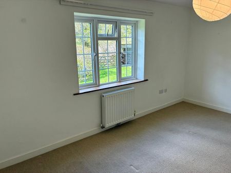 South Brent, Devon, TQ10 - Photo 4