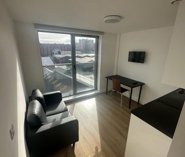 Studio to rent - Photo 6