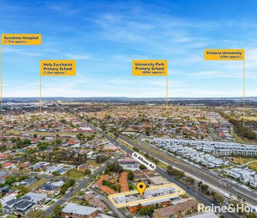 Modern 2-Bedroom Flat in the Heart of St Albans - Photo 6