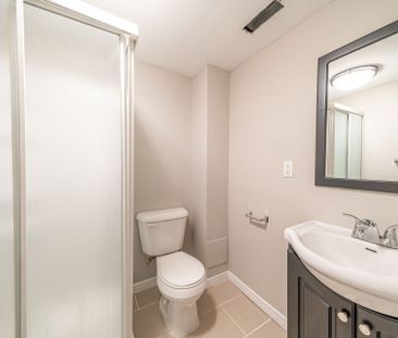 For Lease - 913 Carnaby Crescent, Oshawa, Ontario - Photo 4