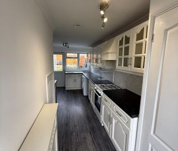 3 bedroom terraced house to rent - Photo 4