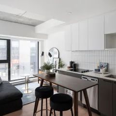 1 room apartment of 62m² in Montreal - Photo 2