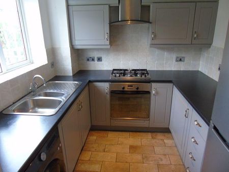 2 bedroom terraced house to rent - Photo 5