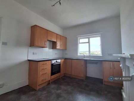 2 bedroom maisonette to rent - Photo 3
