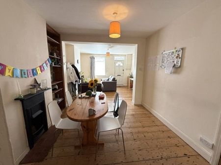 Covent Garden, Cambridge £2,550 pcm ⓘ The monthly or weekly payment required by the landlord. Read our glossary page , 3 bedrooms, mid terrace house, to let * Tenant info - Photo 4