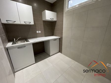 Studio rénové au RDC avec cour privative - Photo 5