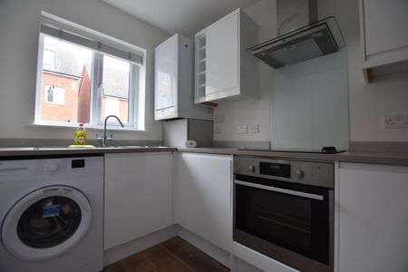 3 bedroom end of terrace house to rent - Photo 4