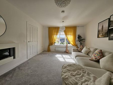 4 bedroom detached house to rent - Photo 2