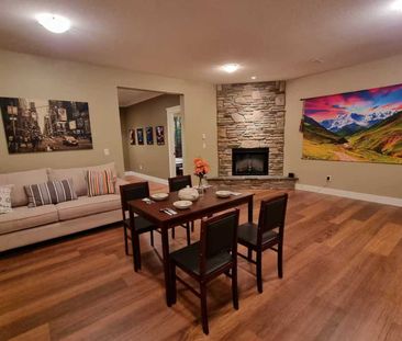 Beautiful & Large Two Bedrooms Suite - Photo 3